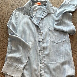 Bella Dahl Tencel Denim Light Blue Split Back Button-Up Shirt